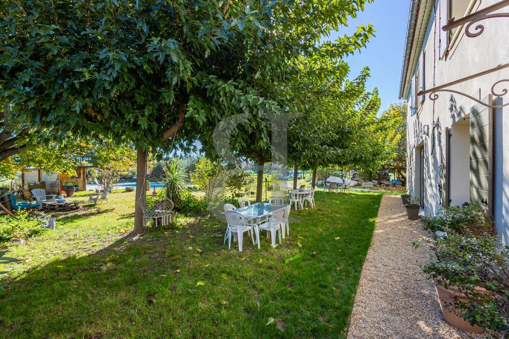 Property photo 2 of 28