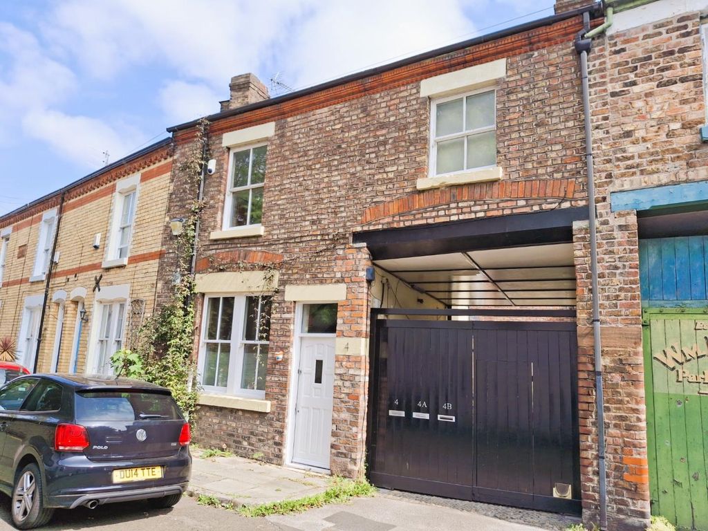 Property photo 2 of 14 Parkfield Front 2.Jpg