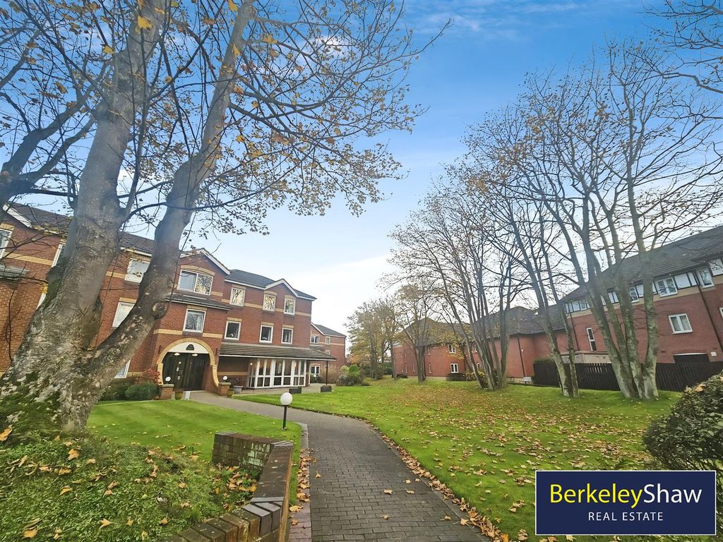 Property photo 1 of 7 External