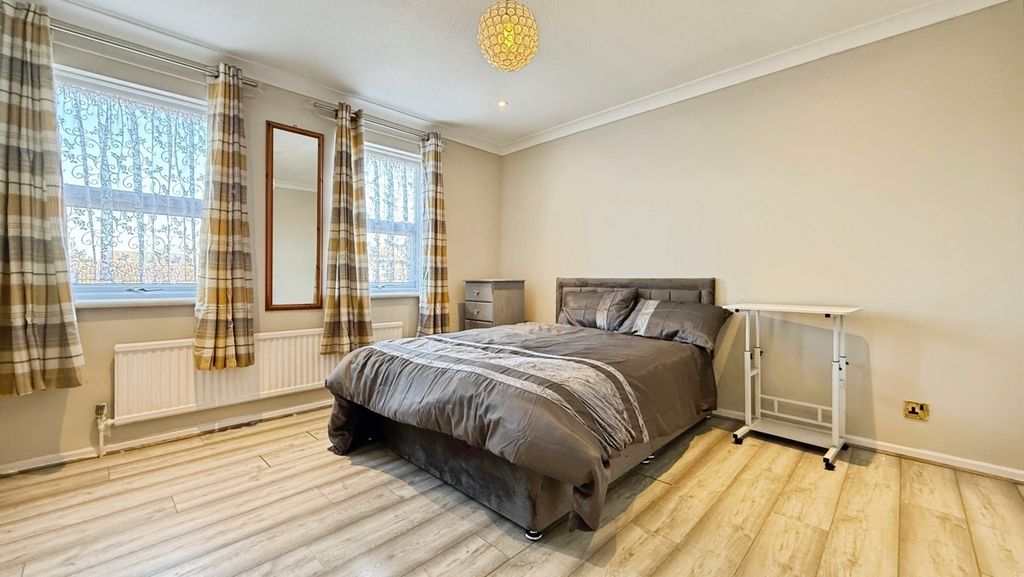 Property photo 2 of 11 3Fc97058-D-4E0A-8...