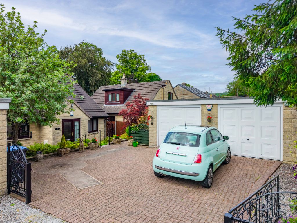 Property photo 2 of 31