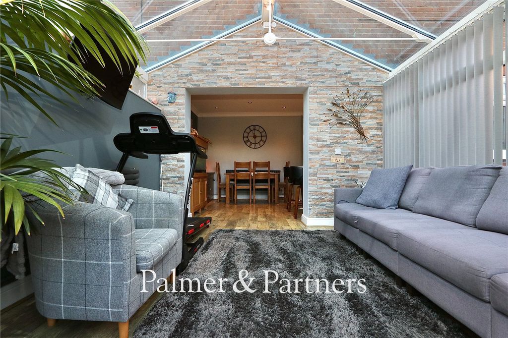 Property photo 3 of 27 Picture No. 01