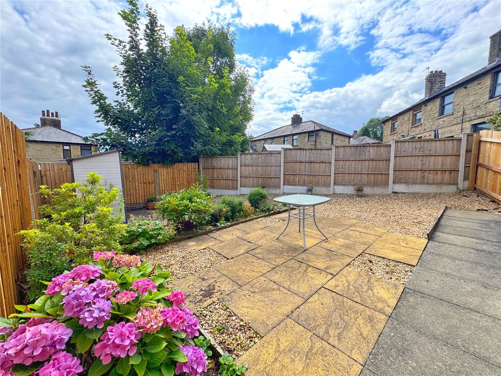 Property photo 3 of 15 Patio Gardens