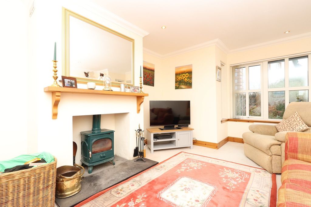 Property photo 2 of 26 Lounge