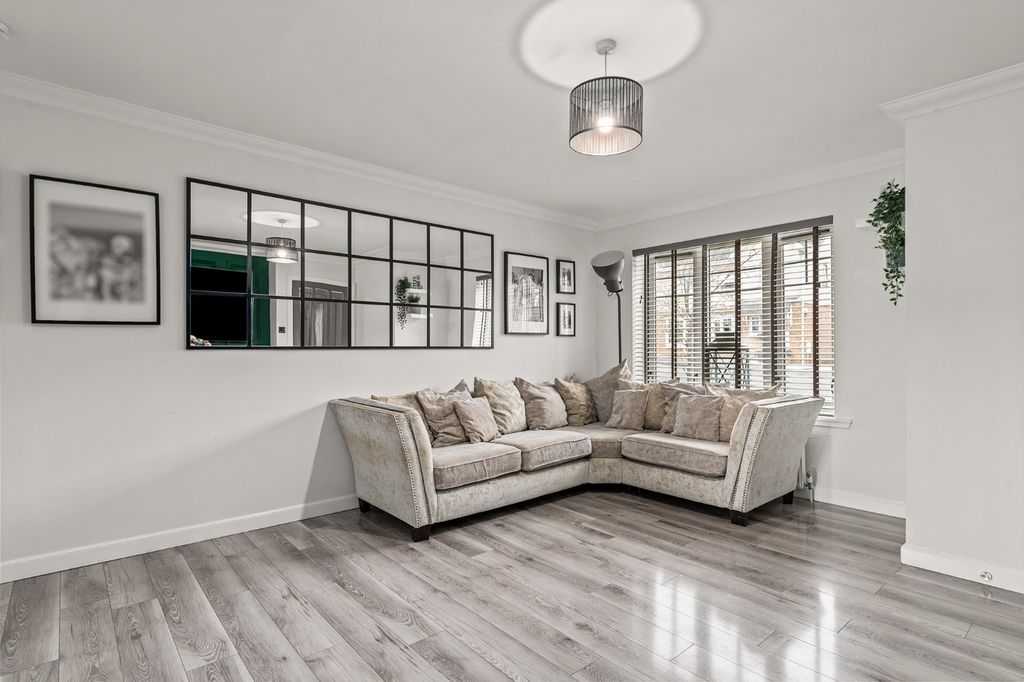 Property photo 3 of 29 5011366