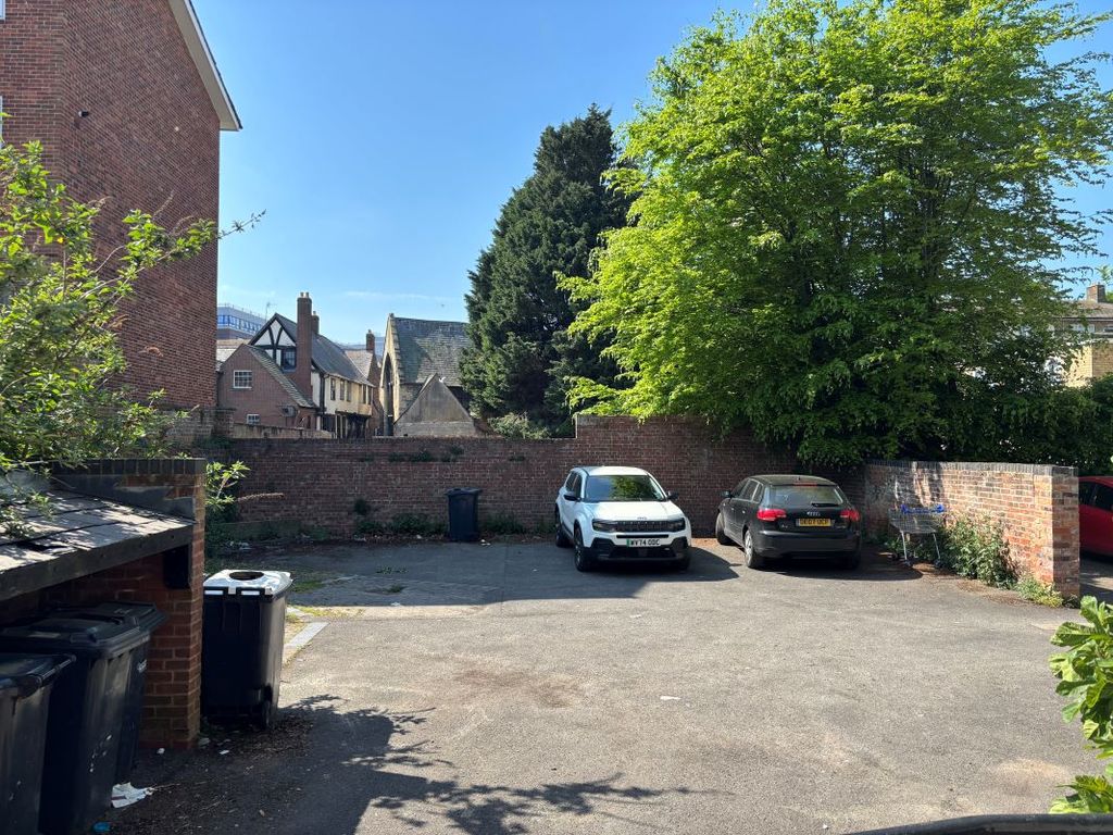 Property photo 3 of 26