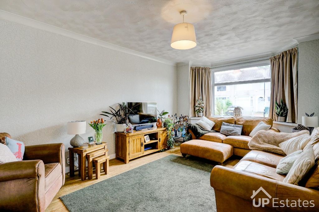 Property photo 3 of 24