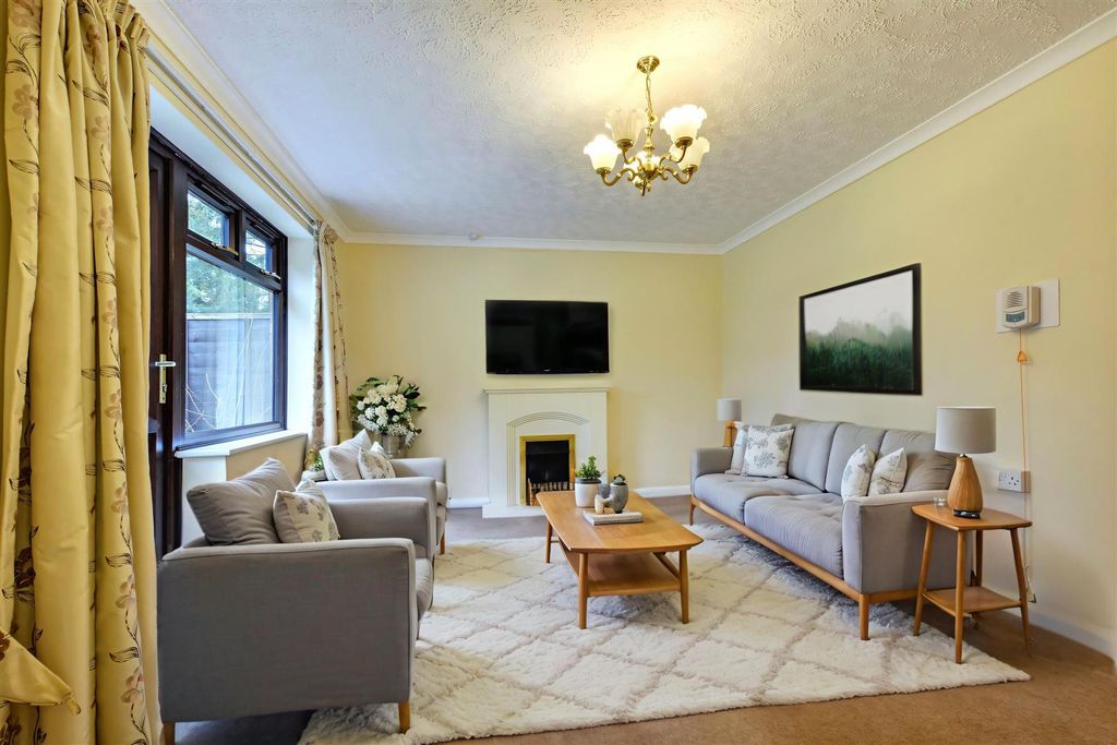 Property photo 2 of 10 Lounge Vf