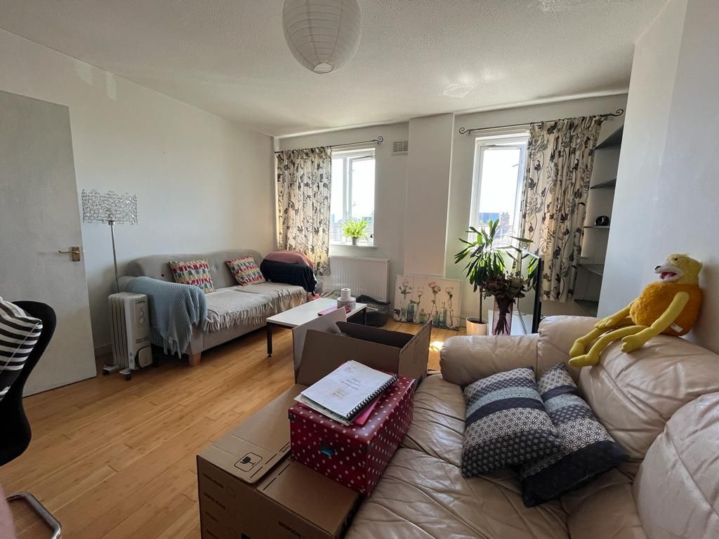 Property photo 2 of 11 Lounge