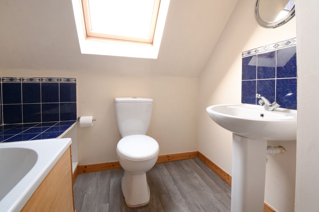 Property photo 3 of 14 Bathroom
