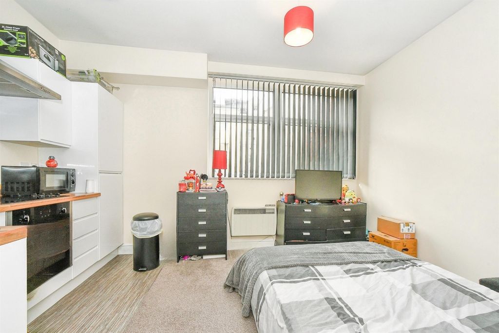 Property photo 2 of 7