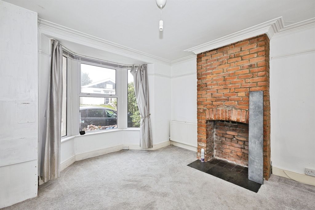 Property photo 2 of 17