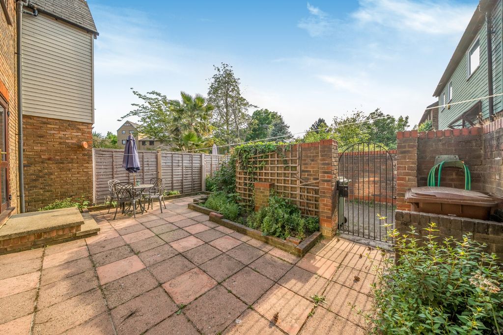 Property photo 2 of 24 Picture No. 22