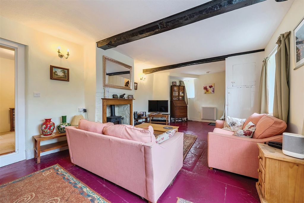 Property photo 3 of 19 Sitting Room