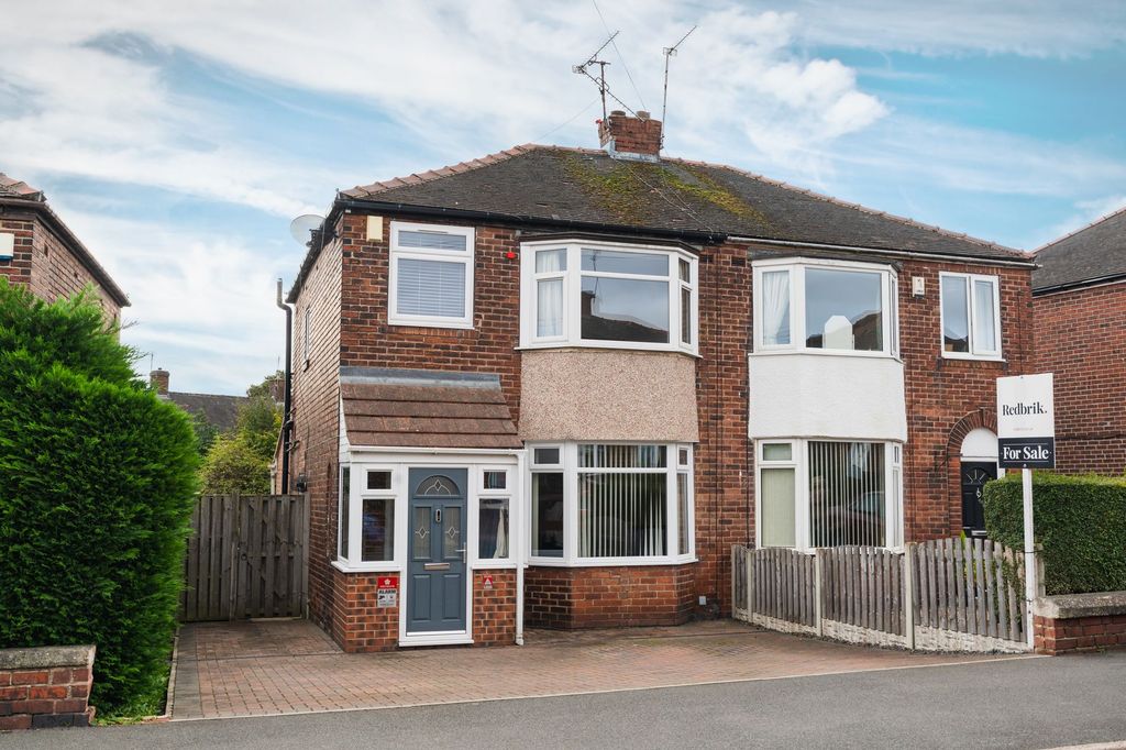 Property photo 1 of 32