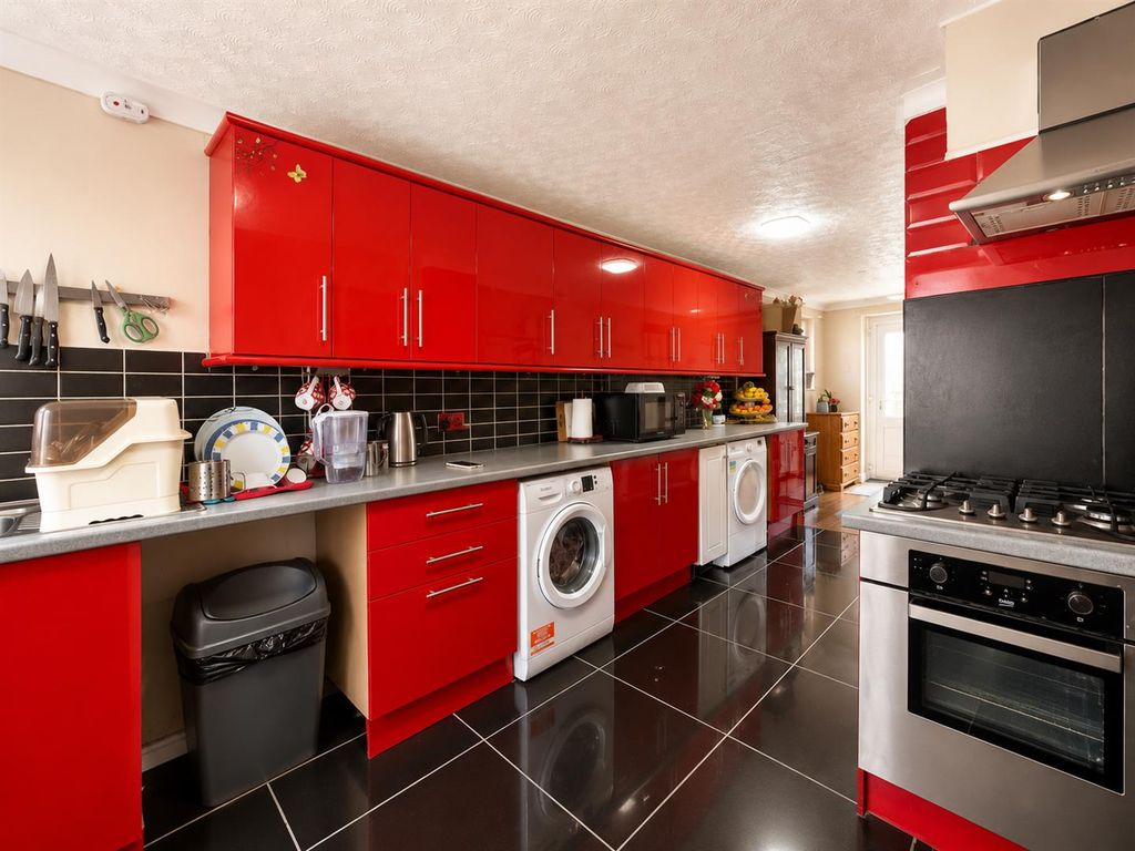 Property photo 2 of 14 2C20CE17-Af67-467A-A8EE-B78F9B90Ad58.Png