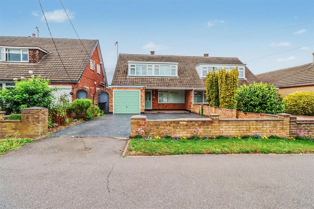 Property photo 1 of 18 69 Guernsey Gardens Outside.Jpg