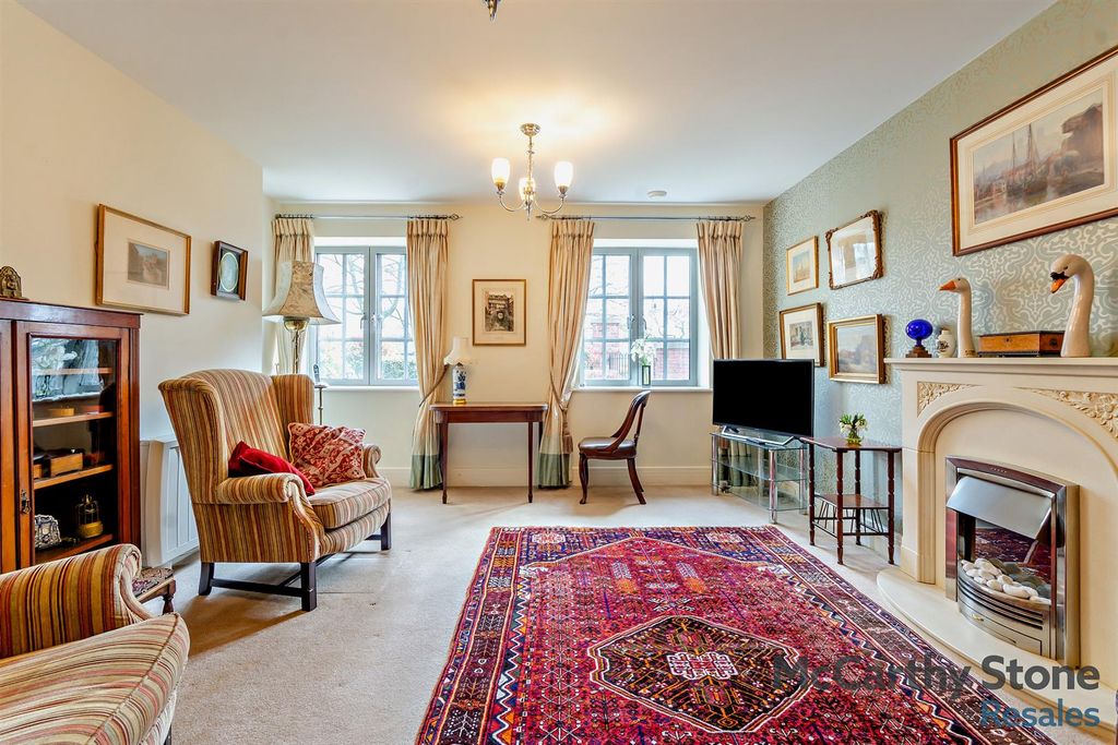 Property photo 2 of 21 8640870-Interior11-800.Jpg