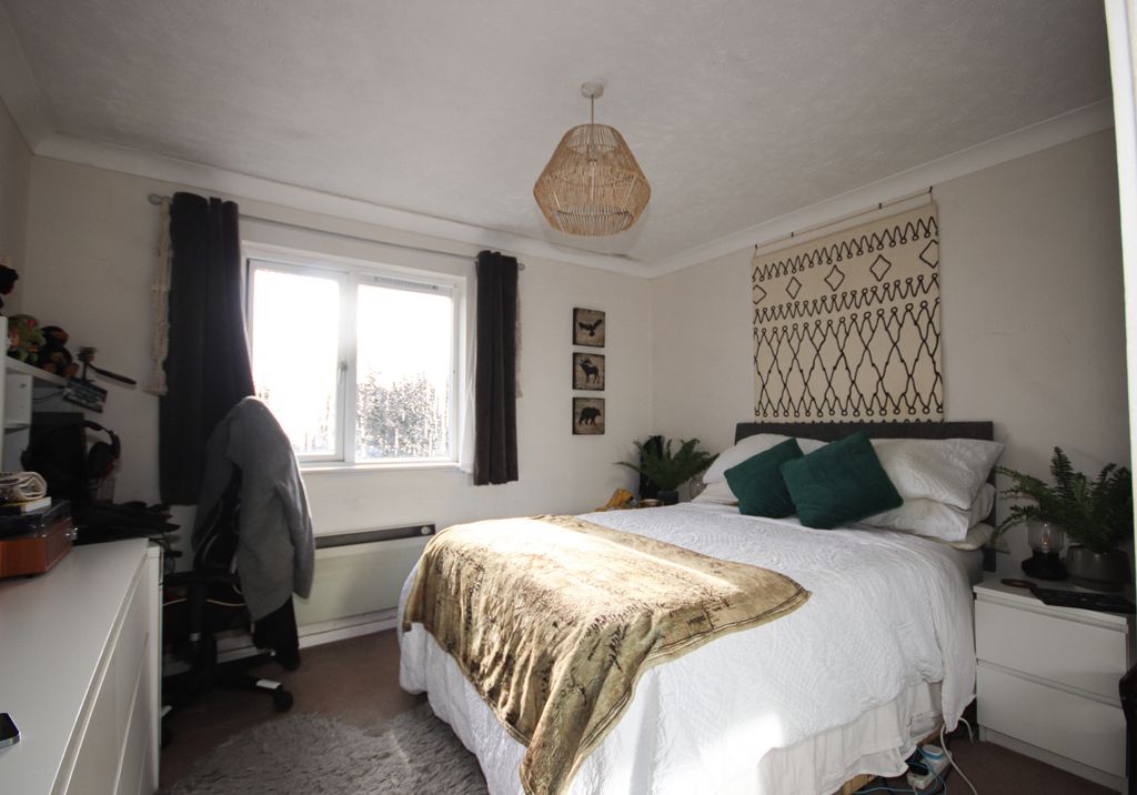 Property photo 3 of 8 Bedroom One