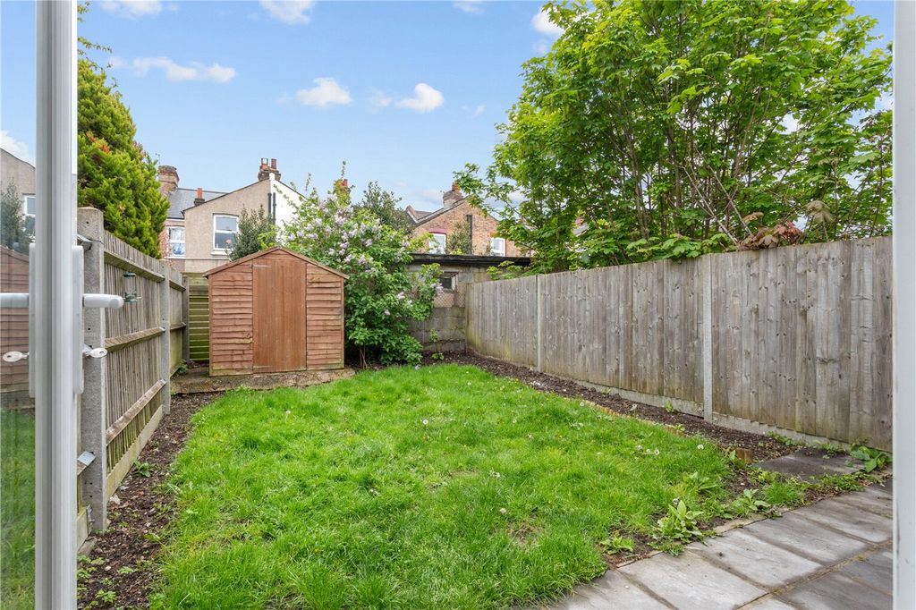 Property photo 2 of 16 Picture No. 23