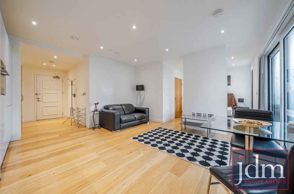 Property photo 2 of 10 03041Fe8-9A98-471...