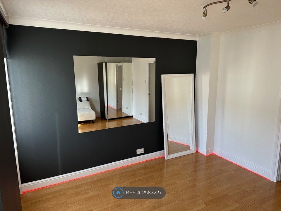 Property photo 1 of 9 Studio Room