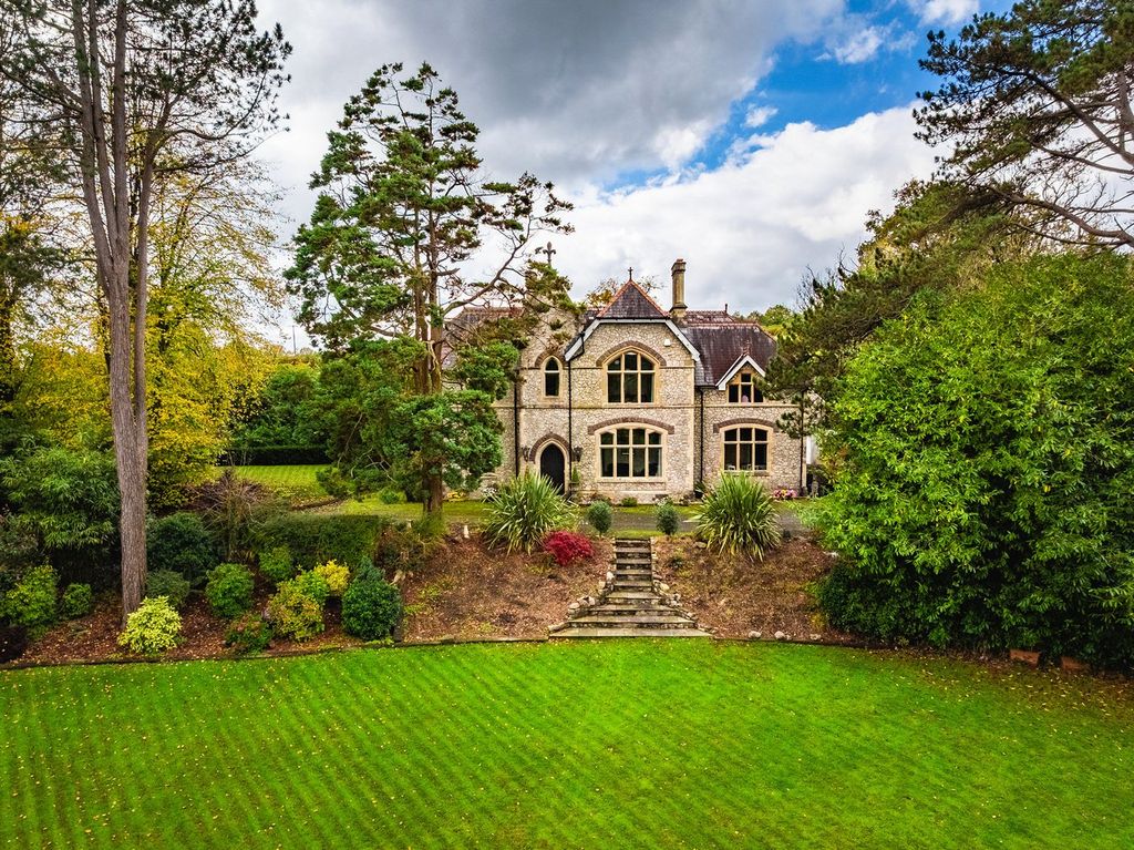 Property photo 1 of 34