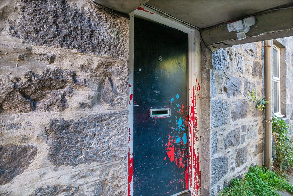 Property photo 1 of 32