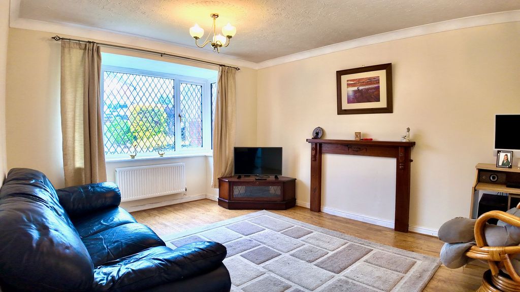 Property photo 2 of 31