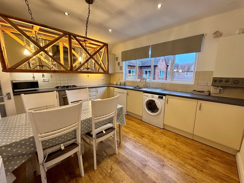 Property photo 2 of 9 Picture No. 10