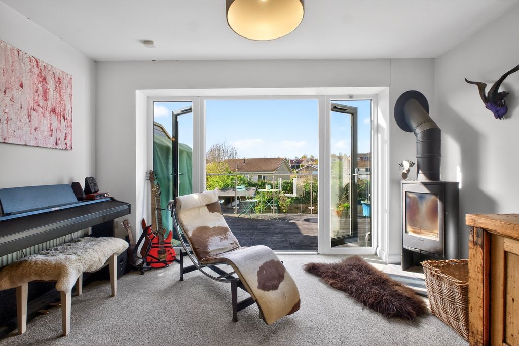 Property photo 1 of 30