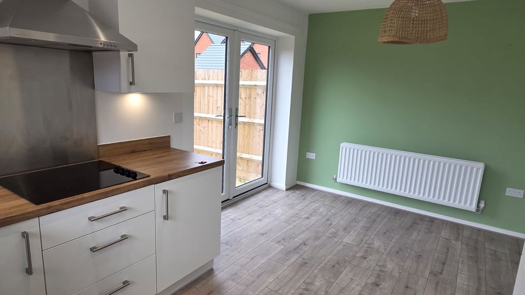 Property photo 3 of 17 Photo 11