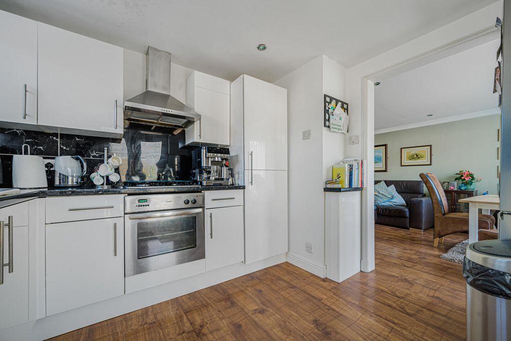 Property photo 3 of 15 Kitchen