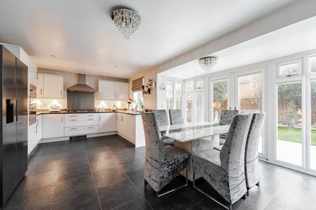 Property photo 3 of 20