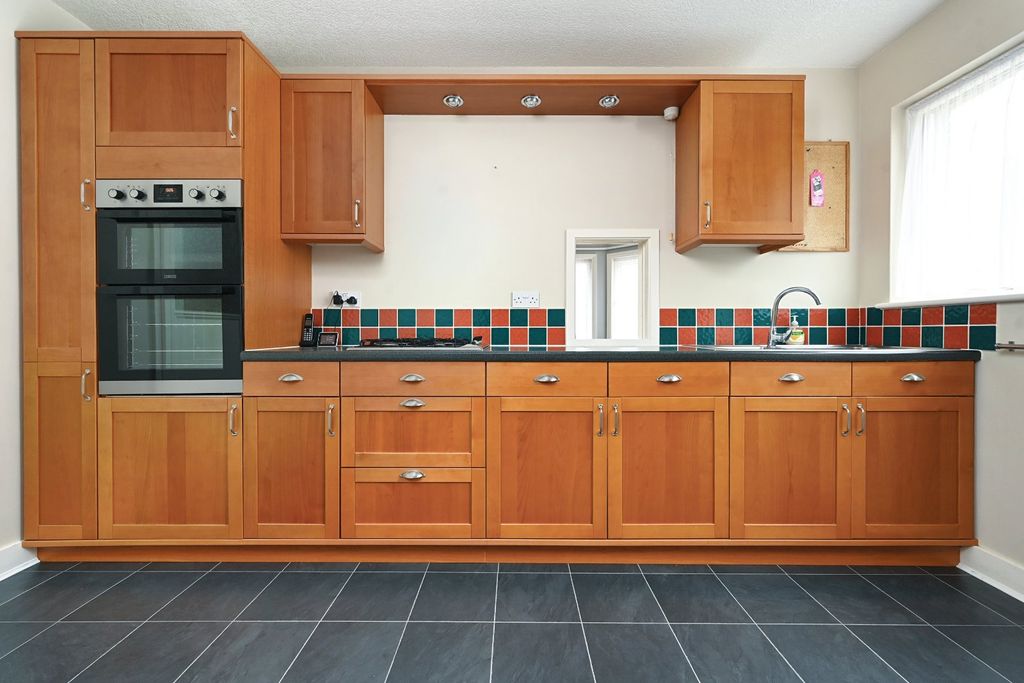 Property photo 2 of 26 Kitchen