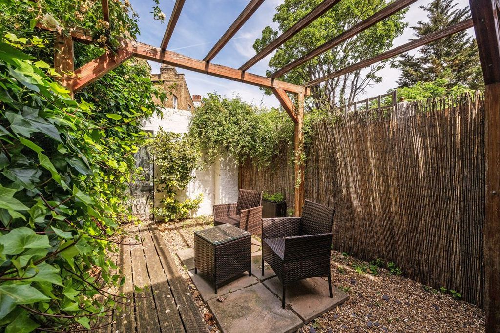 Property photo 3 of 5