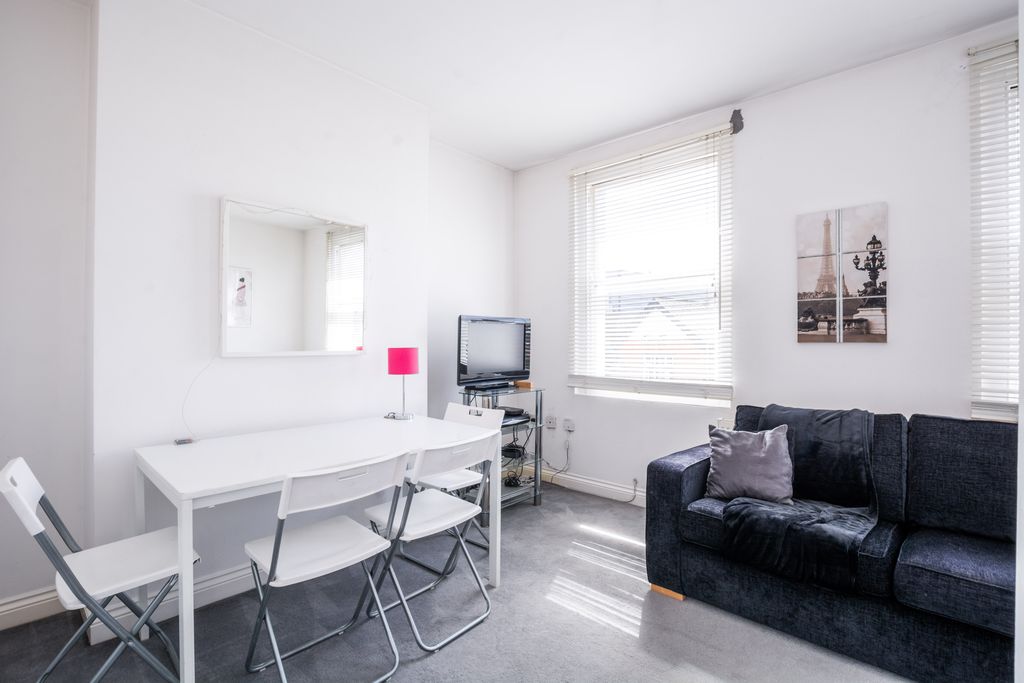 Property photo 2 of 7