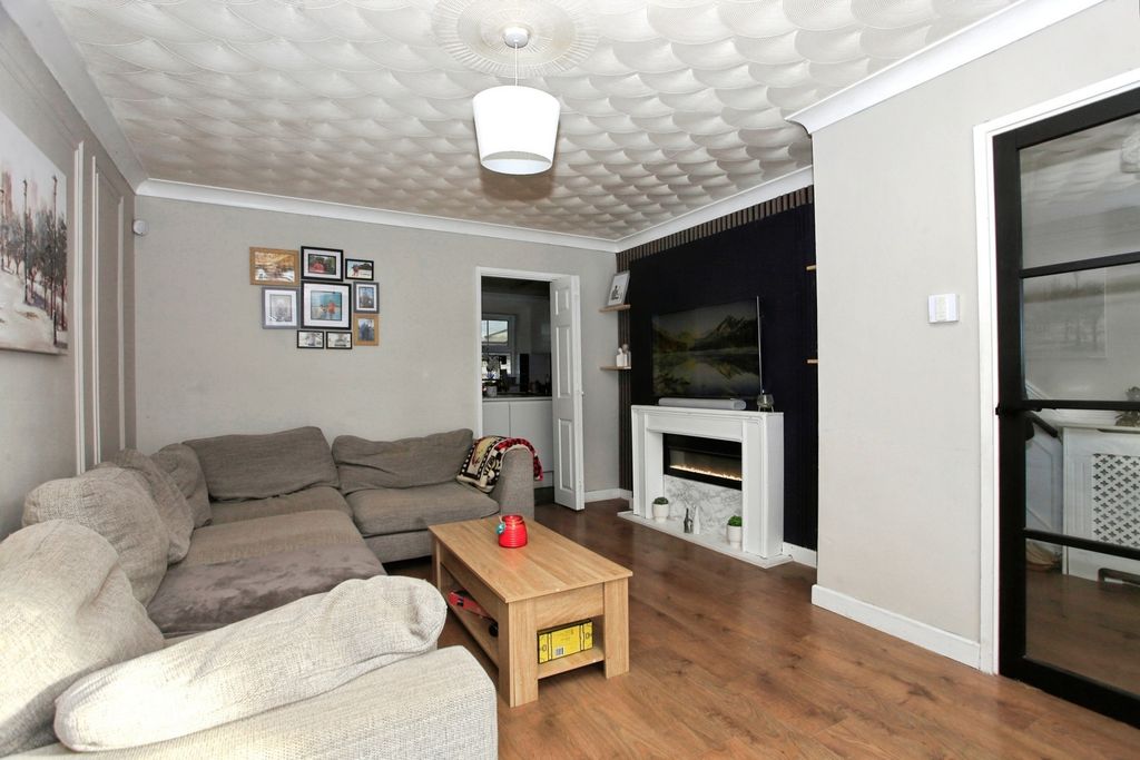 Property photo 2 of 23 Pbox-Img.Jpg