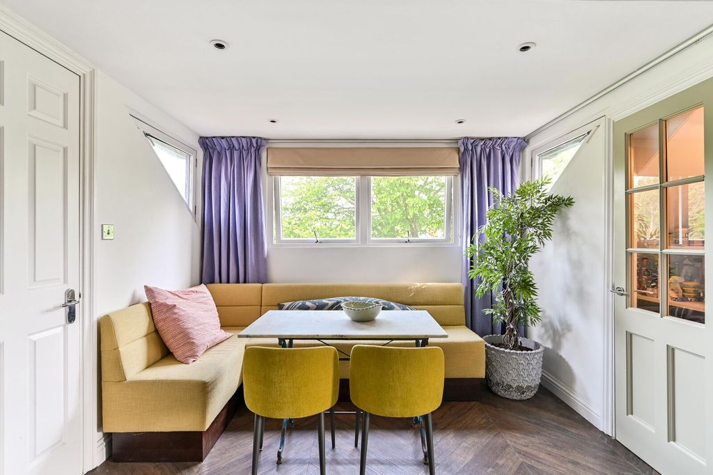 Additional image 6 of 2 bed flat for saleLockbridge Court, Ray Park Road, Maidenhead SL6