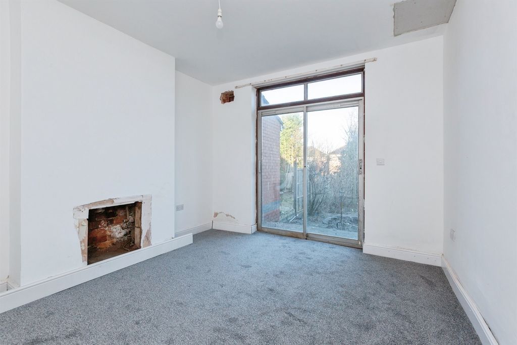 Property photo 3 of 20