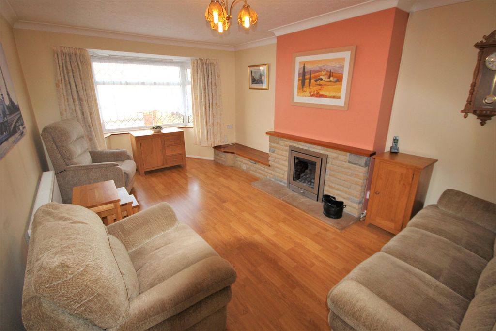Property photo 2 of 11 Lounge