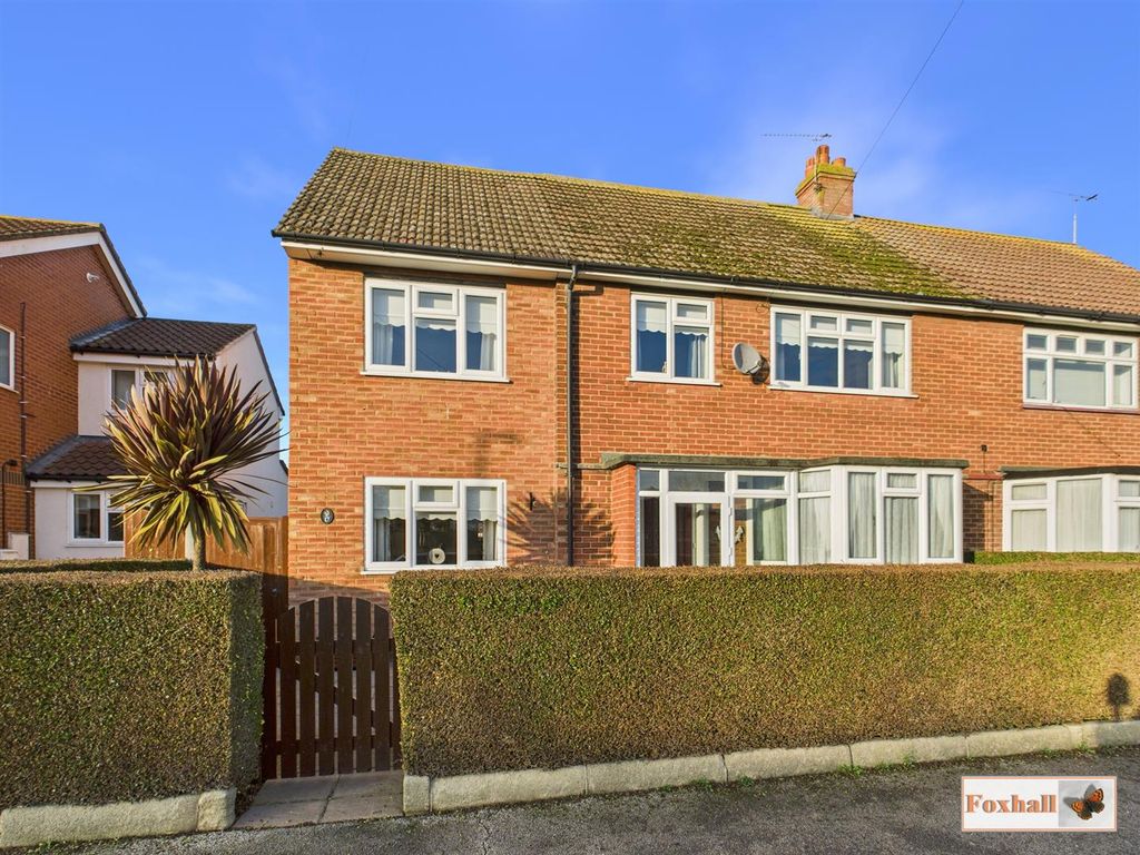 Property photo 1 of 37 Front Garden