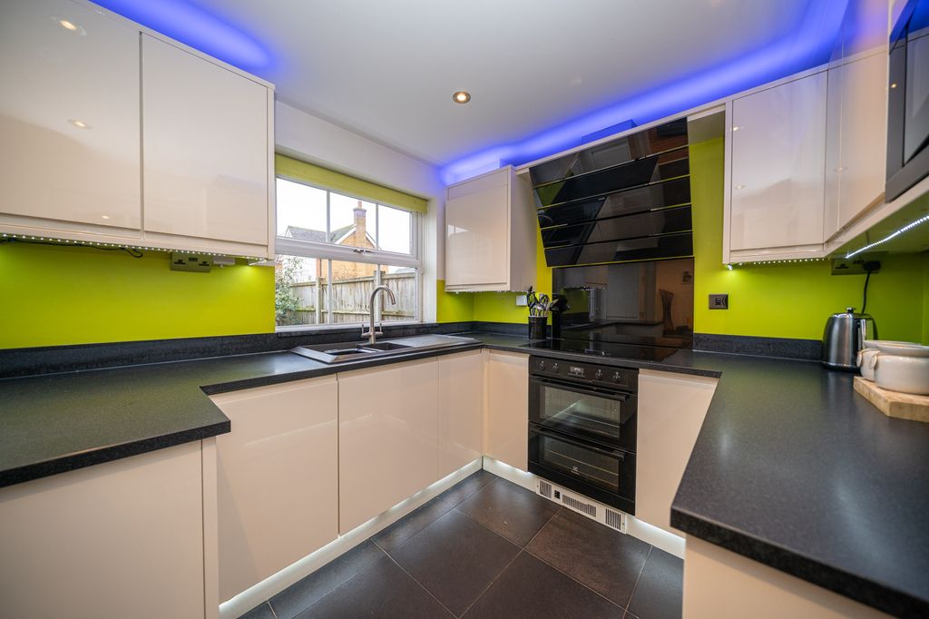 Property photo 2 of 17 12-Owl-Close-02415