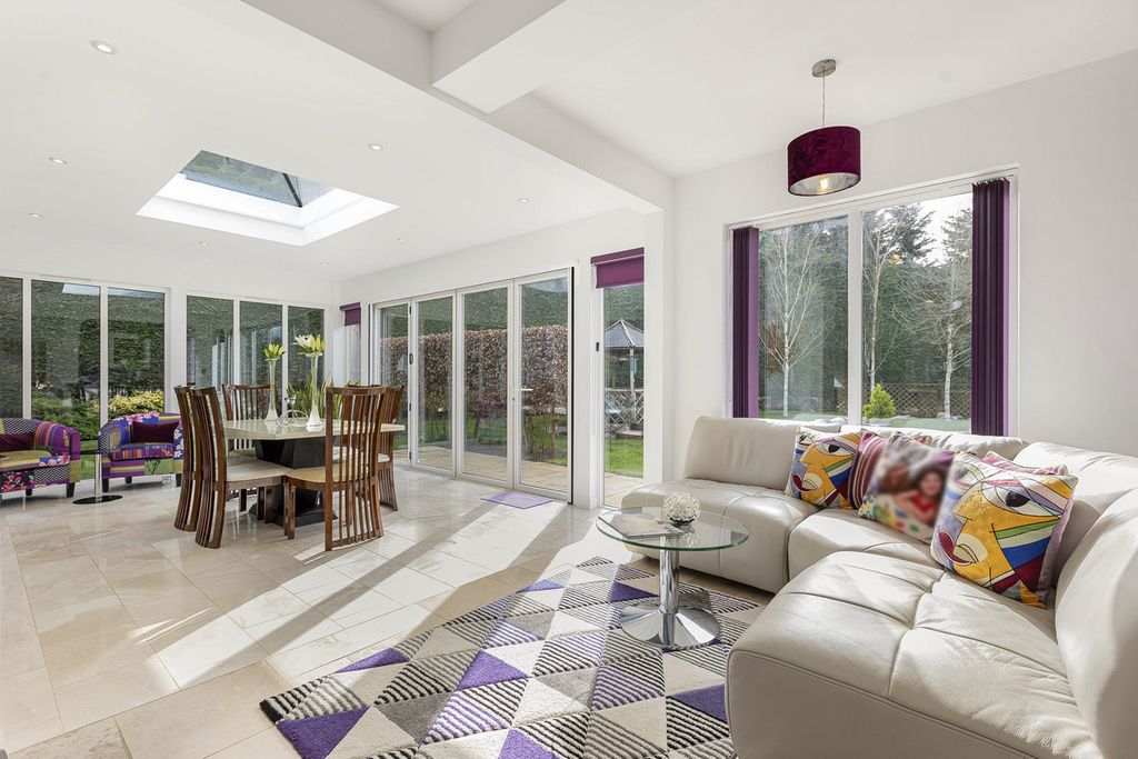 Property photo 3 of 45