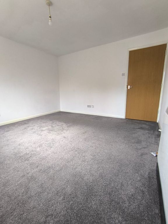 Property photo 3 of 12 Living Room