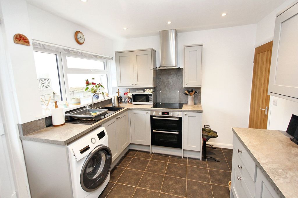 Property photo 3 of 22