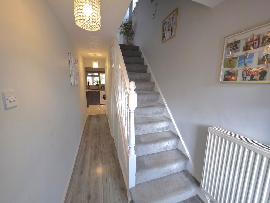 Property photo 3 of 18 Hallway