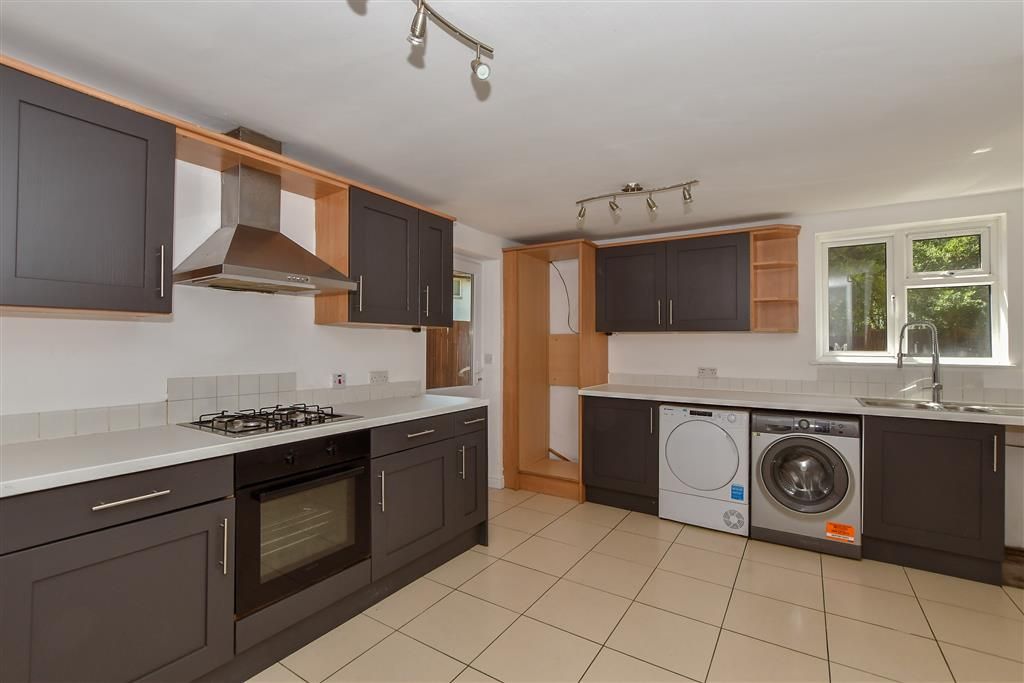 Property photo 1 of 9 Kitchen