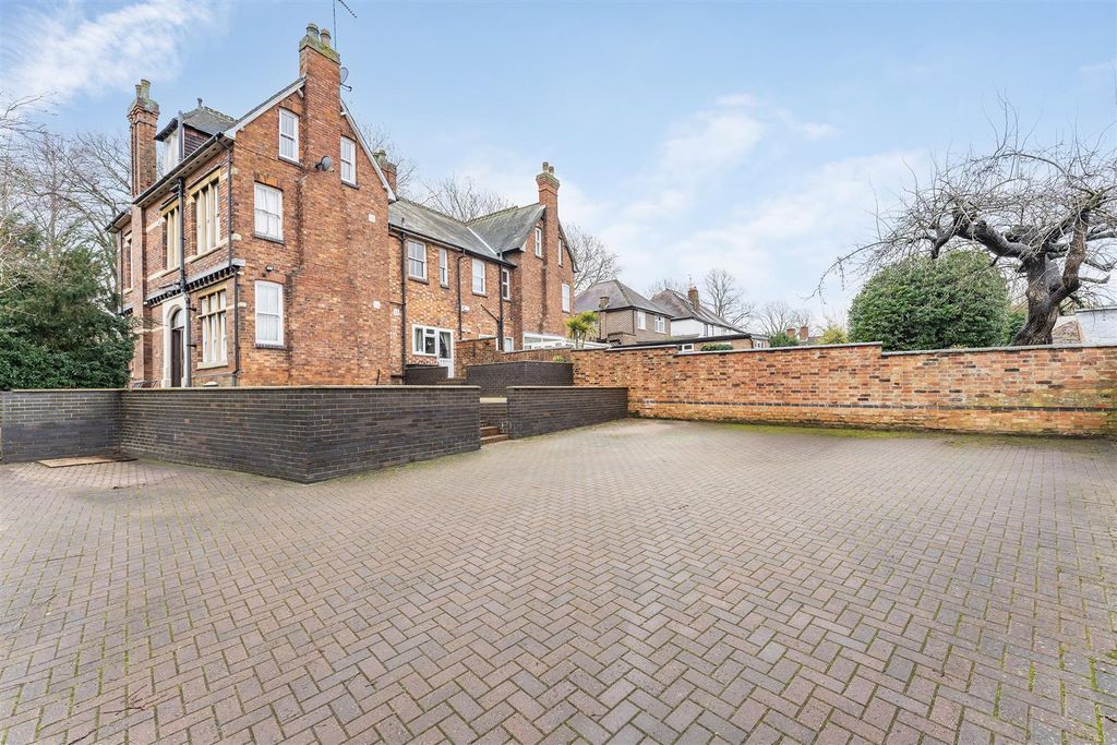 Property photo 2 of 15