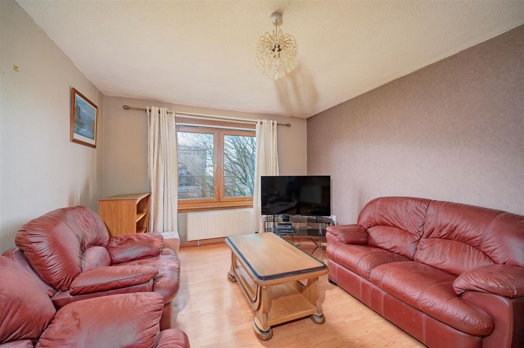 Property photo 2 of 11 54 Earn Crecent Dundee-10.Jpg